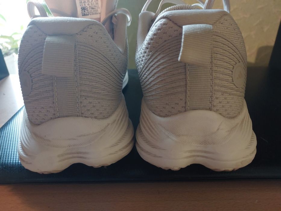 Кроссовки Adidas