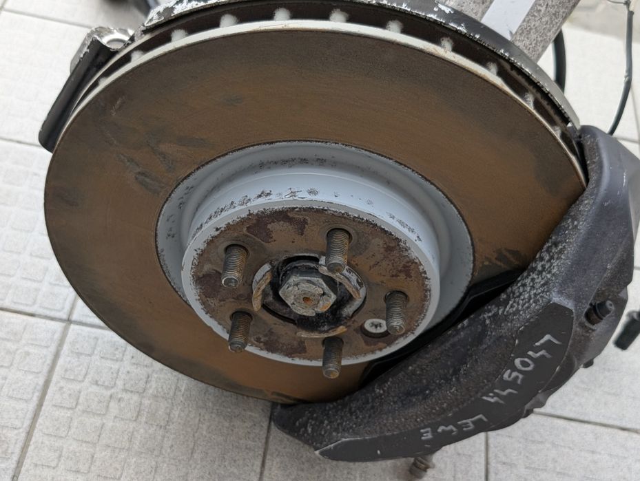 Цапфа,кулак, привод, лівий Range Rover l405