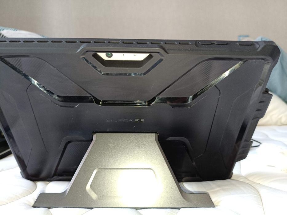 Майкрософт Surface Pro Intel Core i 5  7660U (чохол є)
	Surface Pro