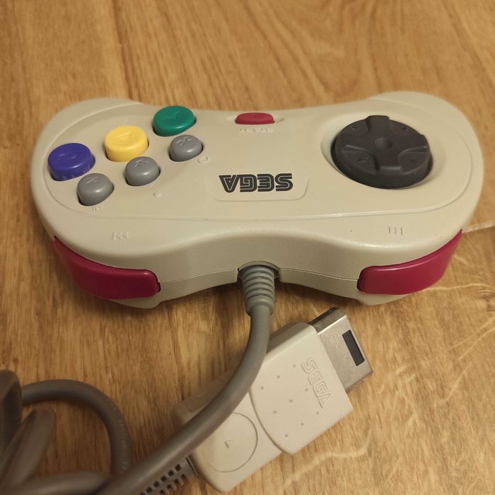 Sega Saturn pad kontroler