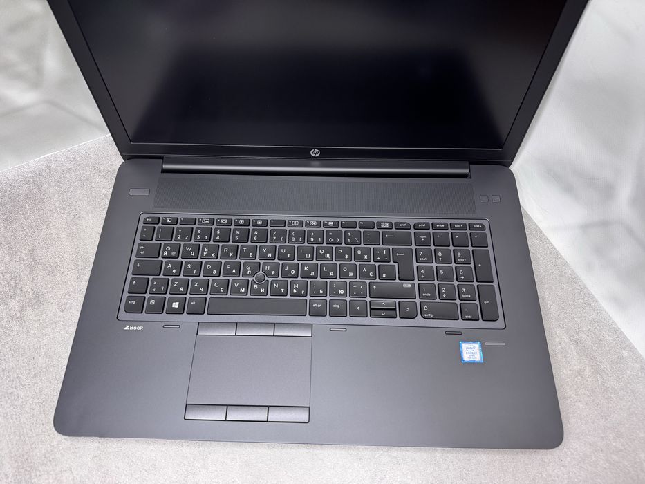 Quadro P5000 16GB/HP ZBook 17 G4 / i7-7820HQ / 32GB / 512GB SSD/17.3" IPS