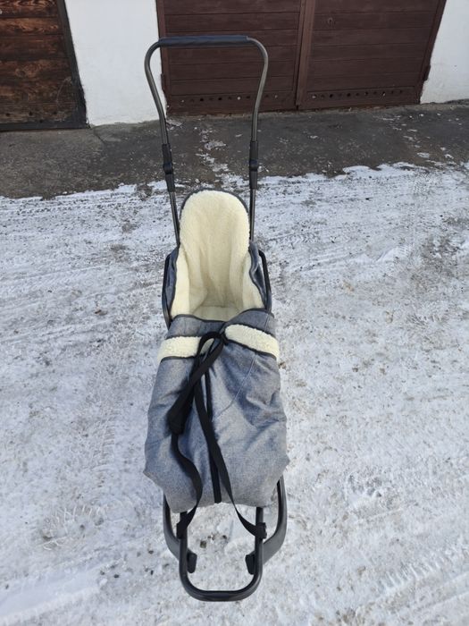 Sanki drewniane z kocykiem