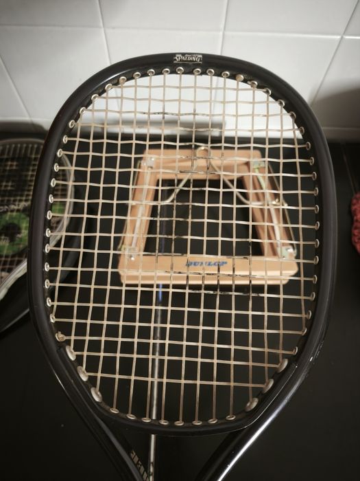 Pack 2 raquetes vintage. Uma de badminton e a outra de racket ball