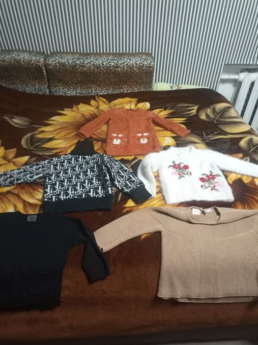 Кофти светри туніки