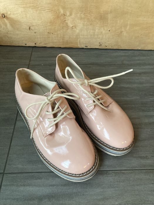 Lakierowane buty ZARA, rozmiar 36 – jak nowe