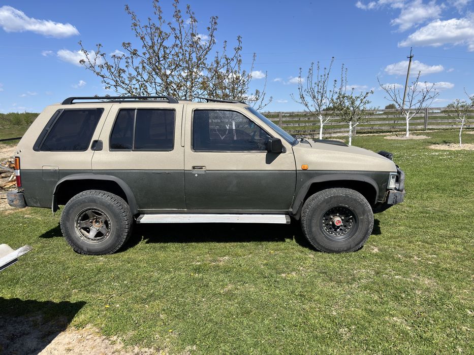 Nissan terano 1 2.7