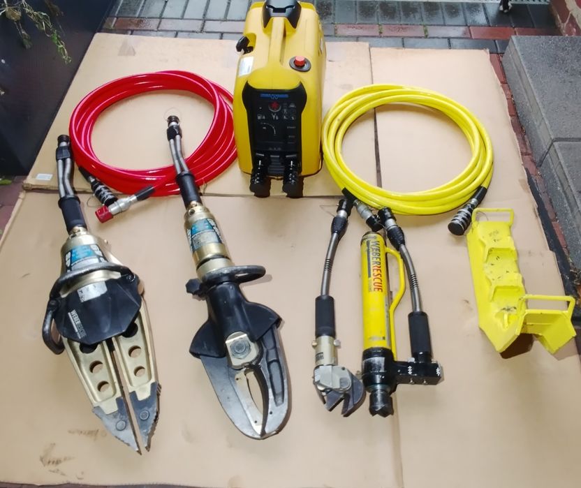 Zestaw Hydrauliczny Weber 
Węże ważne do 2031 i 2028
Wężyki za urządze