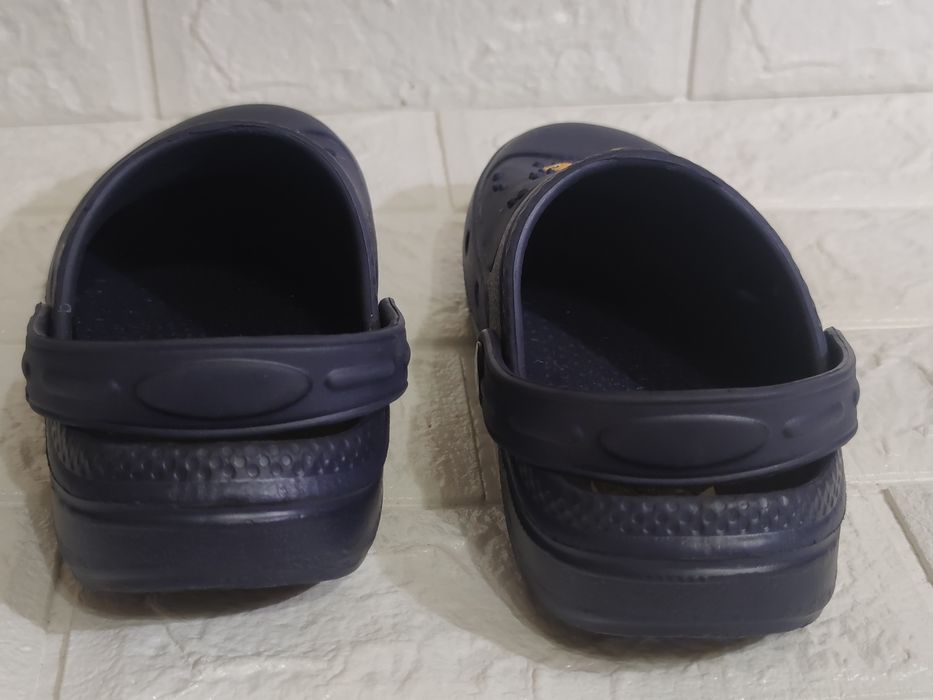 Крокси сабо сандалі з наліпками і мігалкой, розмір 26
Crocs
Підписатис