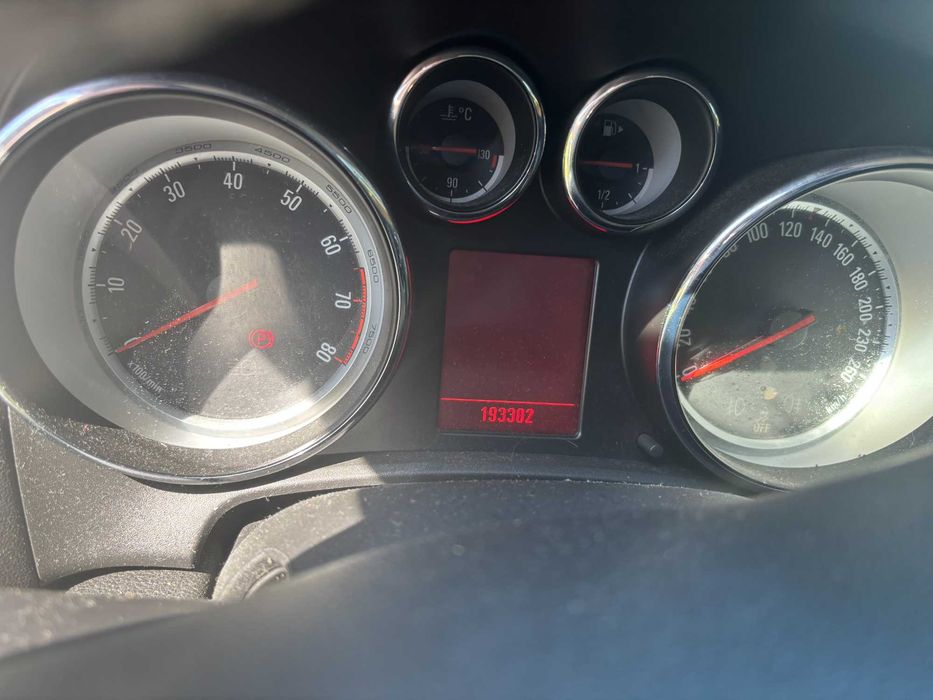 Opel Astra j 1.4 Turbo z 2010 roku