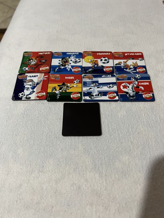 Ímãs com personagens > infantil referente aos países de futebol.