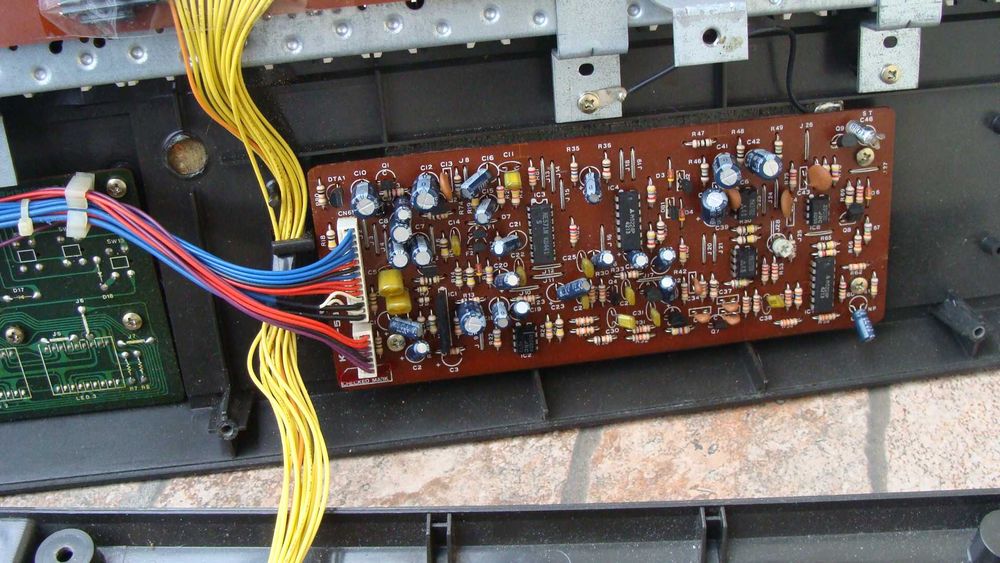 korg poly 800 2 sztuki uszkodzone