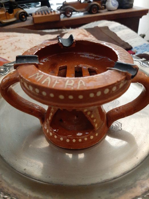 Cinzeiro em barro vidrado Mafra