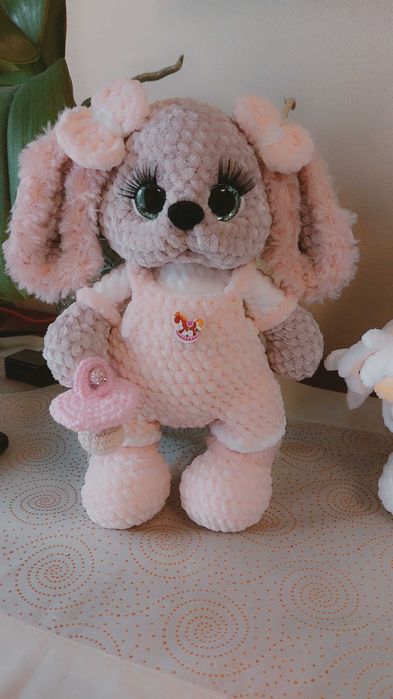 Bonecas amigurumi feitos à mão.