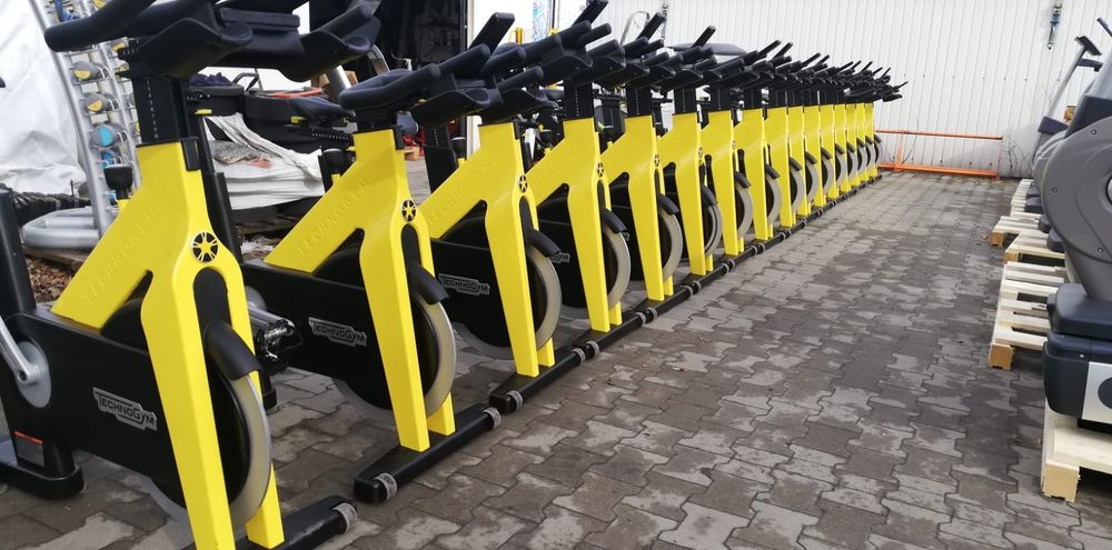 Велотренажер, спінбайк Technogym Cycle Group Connect
