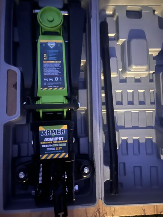 Домкрат Armer 2,5 т