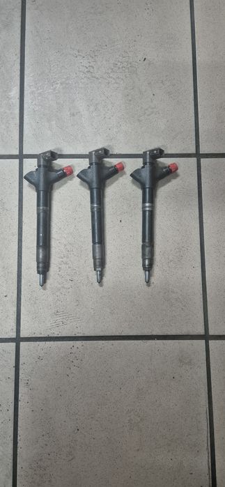 Wtryskiwacze toyota avensis t27 09-15r. 2.0 d4d