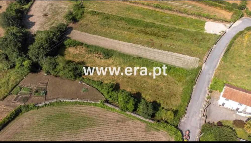 Terreno urbano com 1800m2 em Covas V.N.Cerveira