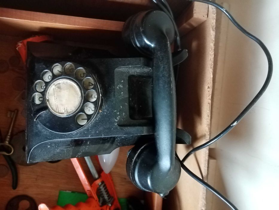 telefone antigo de roda