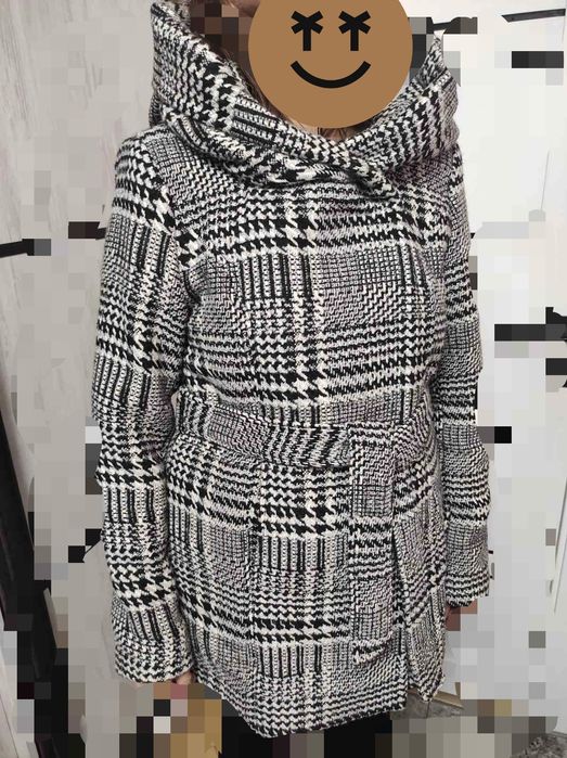 Пальто жіноче коротке