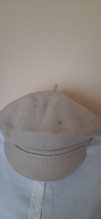 Beret z daszkiem