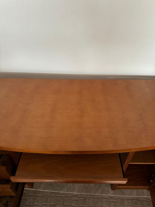 Secretária de quarto