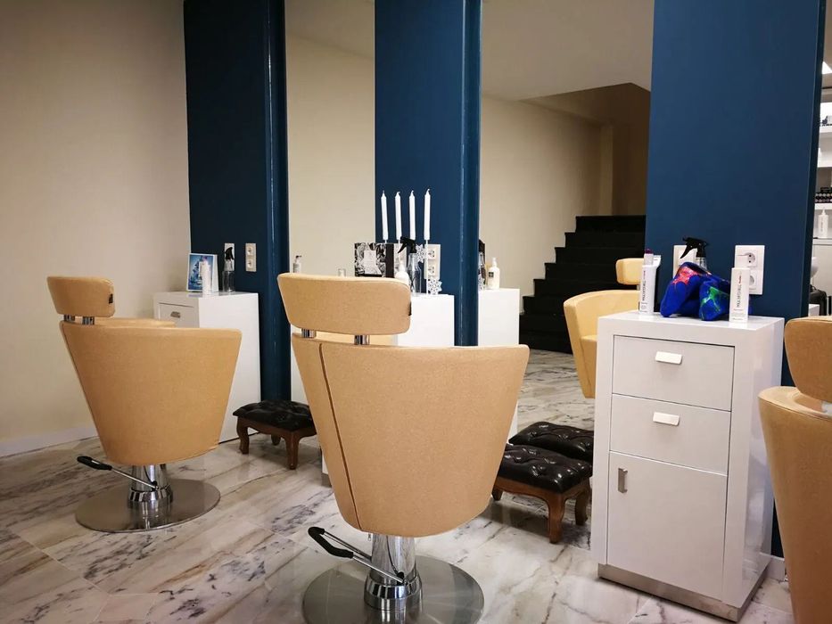 2 cadeiras mais 1 pisa-pés autor