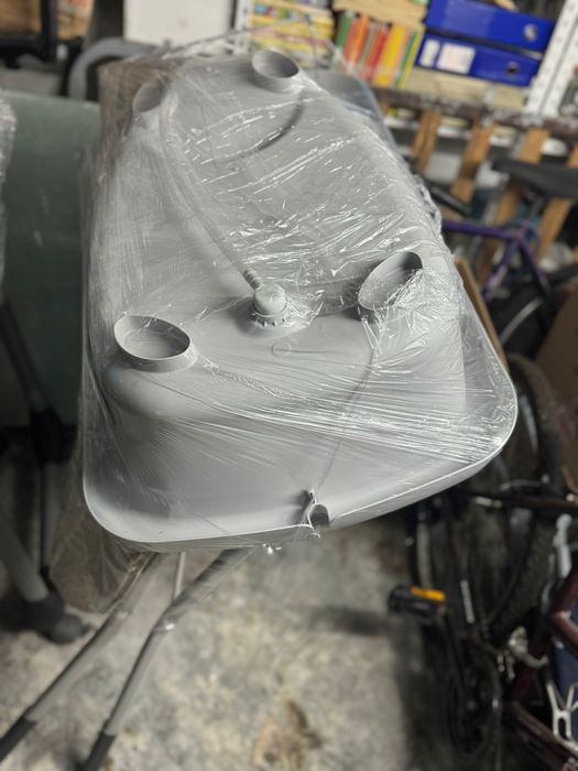 Fraldário com banheira para bebés