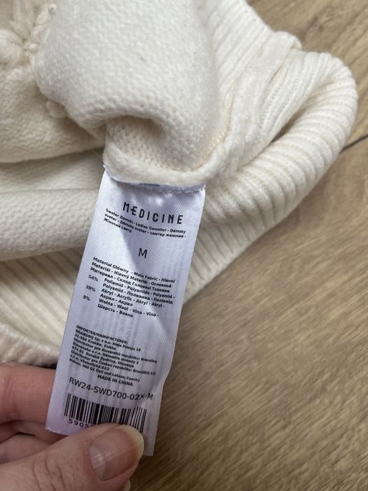 Medicine kremowy ecri sweter z kwiatami 3d haft tloczenie 38/m