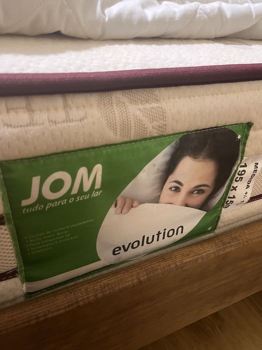 Cama de casal estilo rústico