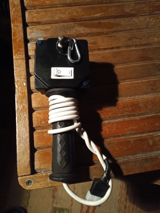 Lampy UV do poławiania bursztynu