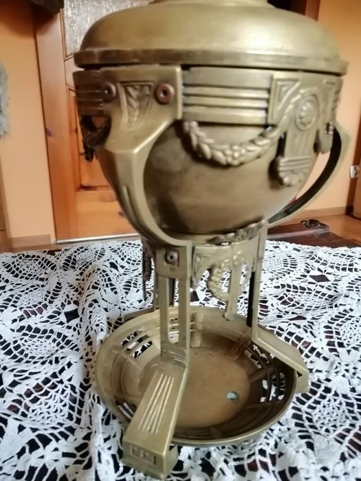 Mosiężna lampa naftowa Francja