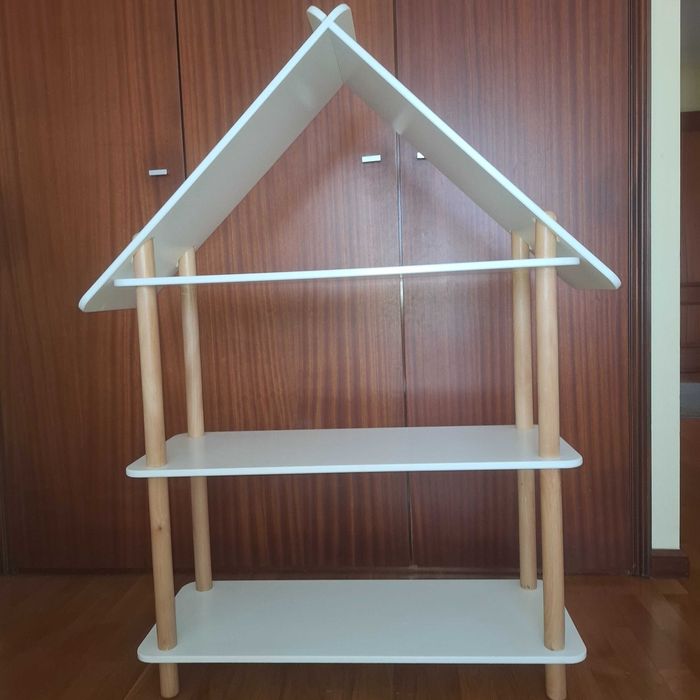 Prateleira /biblioteca "casa" criança