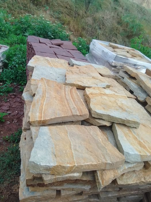 Продам натуральний камінь .