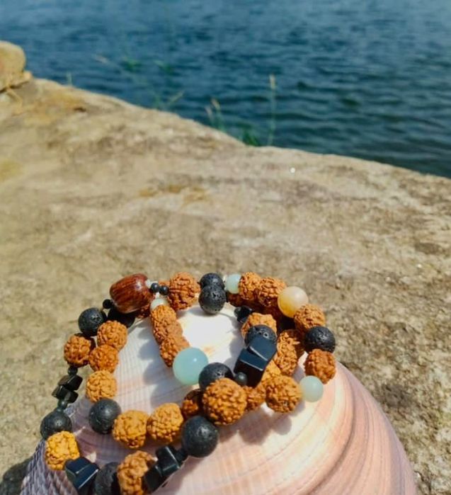Pulseiras Rudraksha