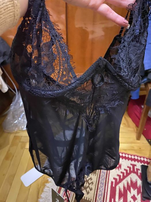 Білизна мережевна боді з підв"язками та чулками в комплекті