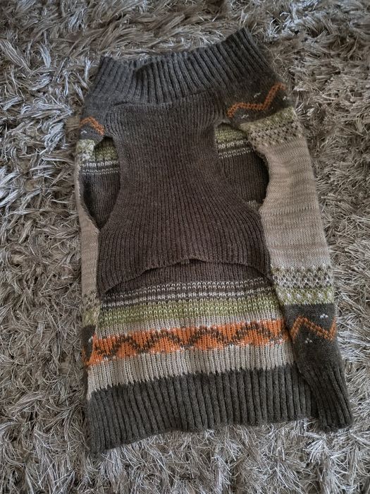 Sprzedam sweterek dla psa .