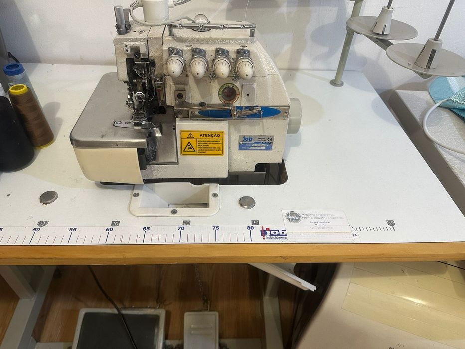 Máquina costura industrial