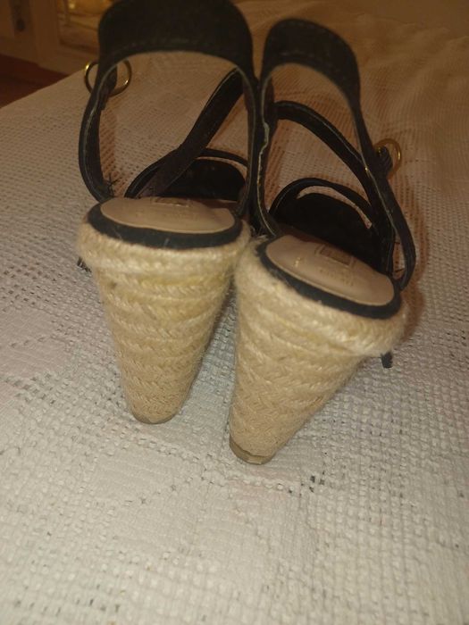 Sandálias de cunha pretas