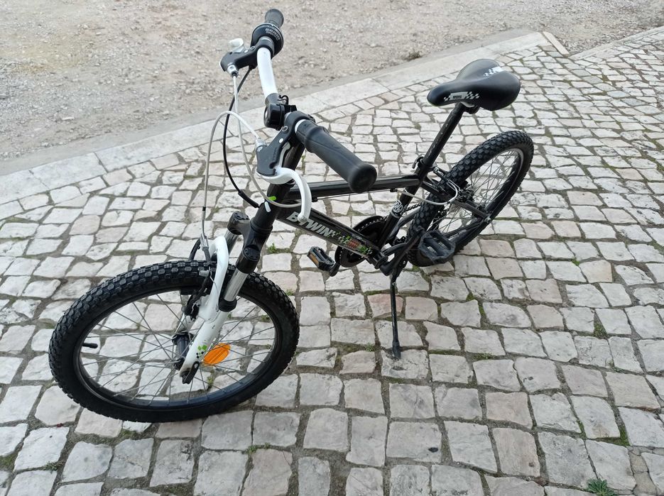 Bicicleta BTwin Criança com rodinhas de aprendizagem