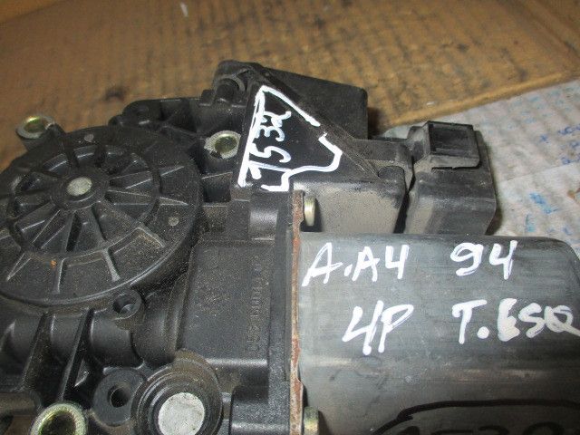 Motor vidro trás esquerdo AUDI A4 (8D2, B5)
