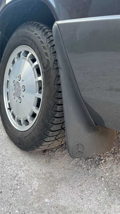 Оригинальные задние брызговики для Mercedes-Benz 190 (W201)