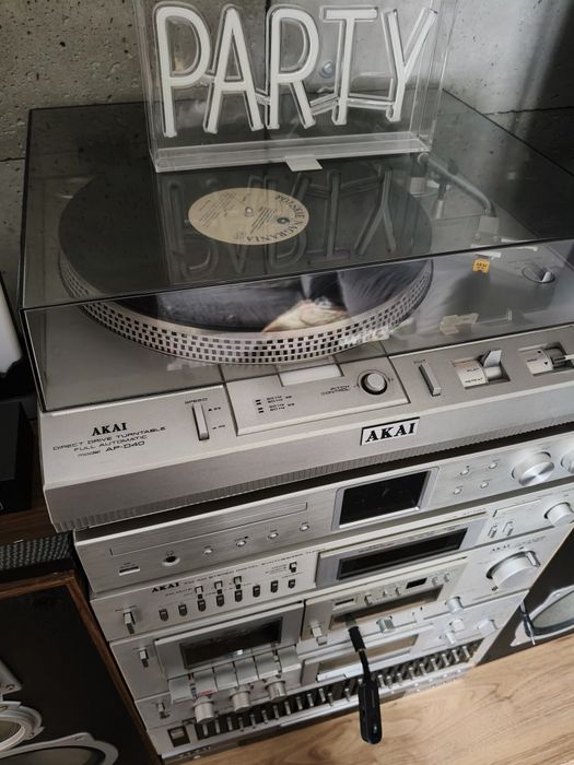 Zestaw Akai plus 4 kolumny