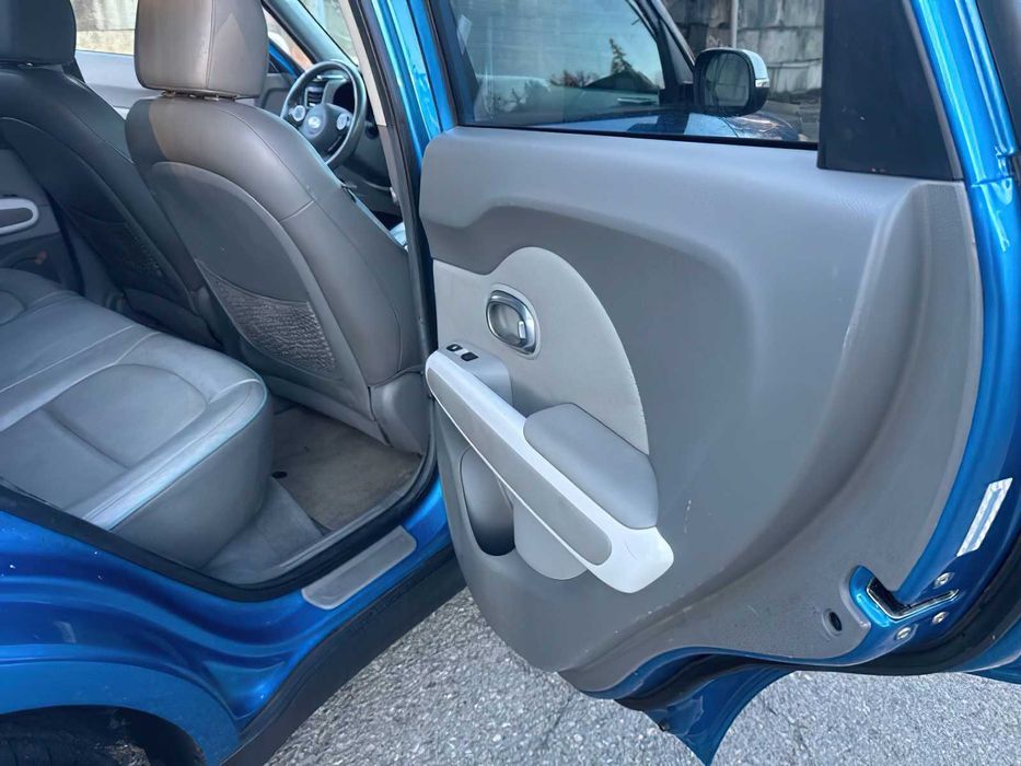Kia Soul EV+      2015