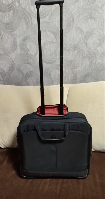 Сумка Delsey ручная кладь на колесах