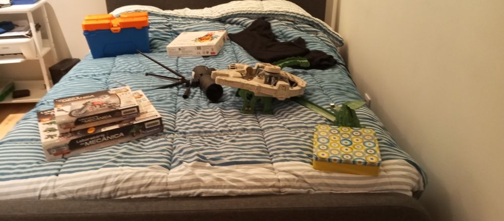 Varios briquedos em muito bom estado