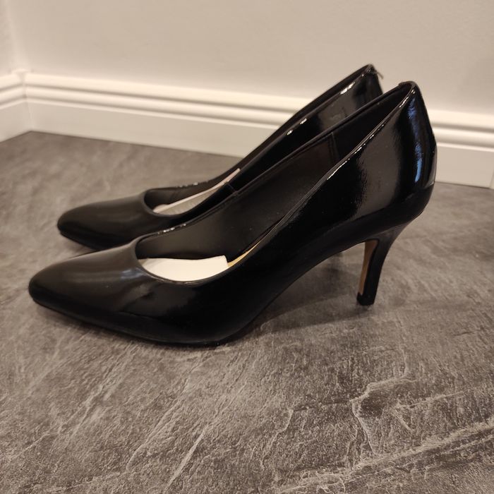 Lasocki - nowe, skórzane, czarne, lakierowane szpilki, czółenka. R.37