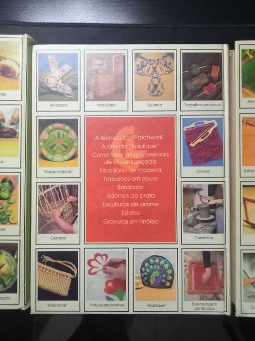 Vendo três livros de coleção.