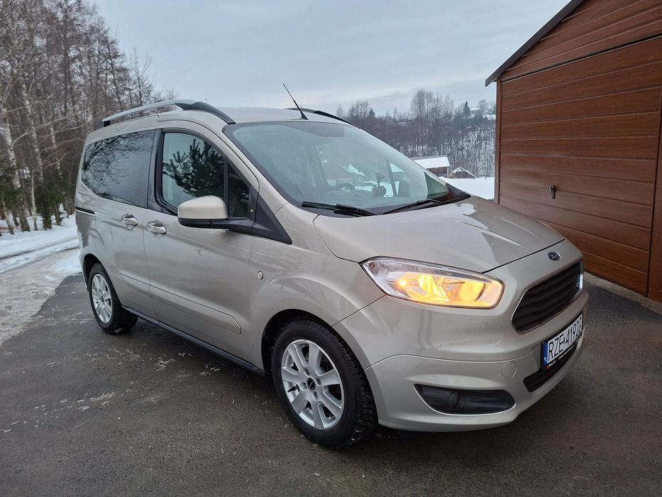Ford Tourneo Courier FORD Tourneo Courier
