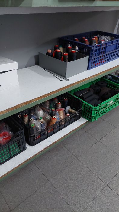 Vendo vários materiais de costura profissional