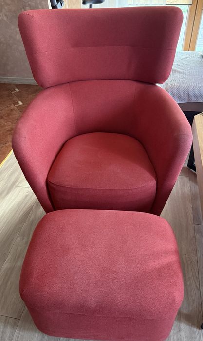 Piękny uszak z podnóżkiem ikea